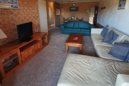 Spacious Apartment With View of Lake Jindabyne - Photo 3