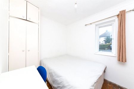 5 bedroom semi-detached house to rent - Photo 4