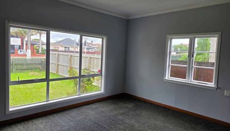 3 Bedroom Family Home in Papatoetoe - Photo 5