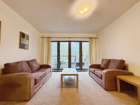 2 bedroom flat to rent - Photo 2