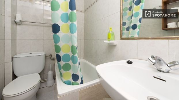 madrid, Community of Madrid 28015 - Photo 1