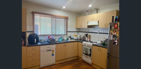 Charming Home with Timber Floors - Photo 2