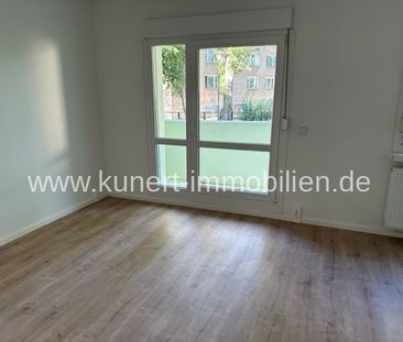 Frisch sanierte 4-Raum-Wohnung mit Balkon und Fahrstuhl in guter Wo... - Photo 1