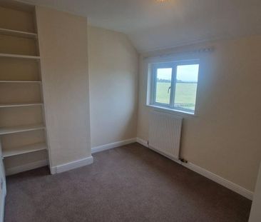 2 bedroom semi-detached house to rent - Photo 5