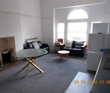 Student Properties to Let - Photo 2