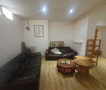 4 Bed Flat, Enterprise House, E9 - Photo 2