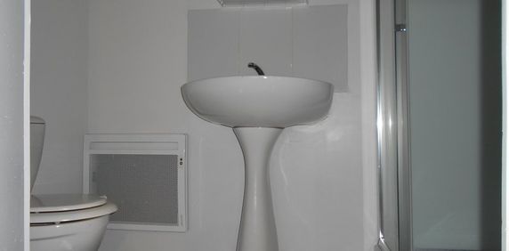 Location Appartement 1 pièce 30m² ISSOUDUN 36100 - Photo 2