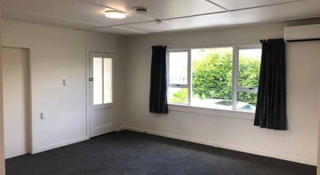 Tidy family home - Photo 3