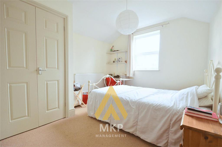 7 bedroom end of terrace house to rent - Photo 3