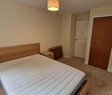 3 bedroom flat to rent - Photo 6