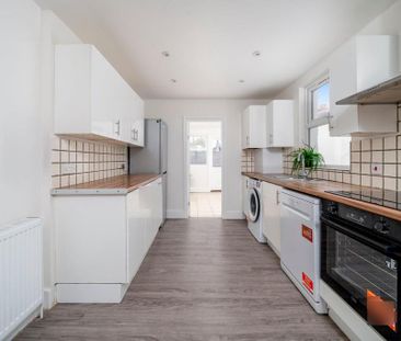 3 bedroom terraced house to rent - Photo 6