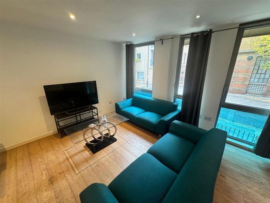 2 bedroom flat to rent - Photo 1