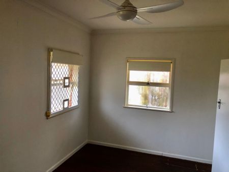 Cute Scarborough Flat with Outdoor Amenities - Photo 3