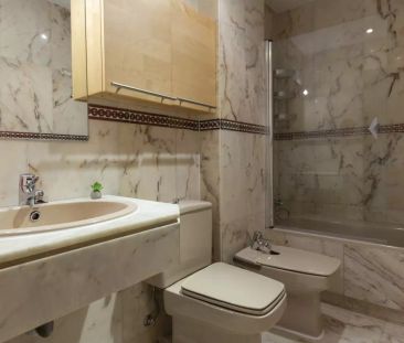 Bright room in 5-bedroom apartment in Delicias - Foto 3