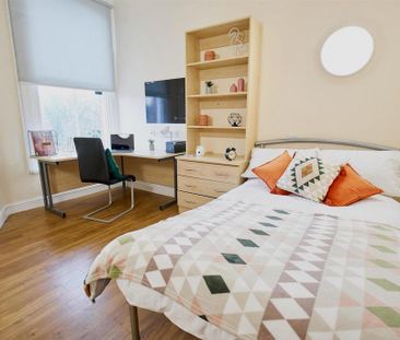 1 bedroom in a flat share to rent - Photo 3