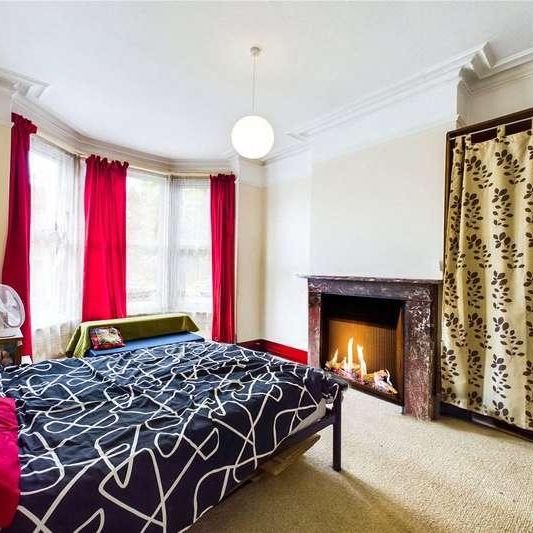 London Road, Newbury, Berkshire, RG14 - Photo 1