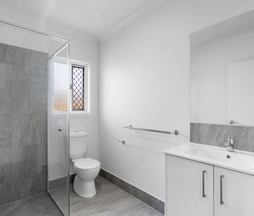 Modern 2-bedroom Duplex in beautiful estate! - Photo 5