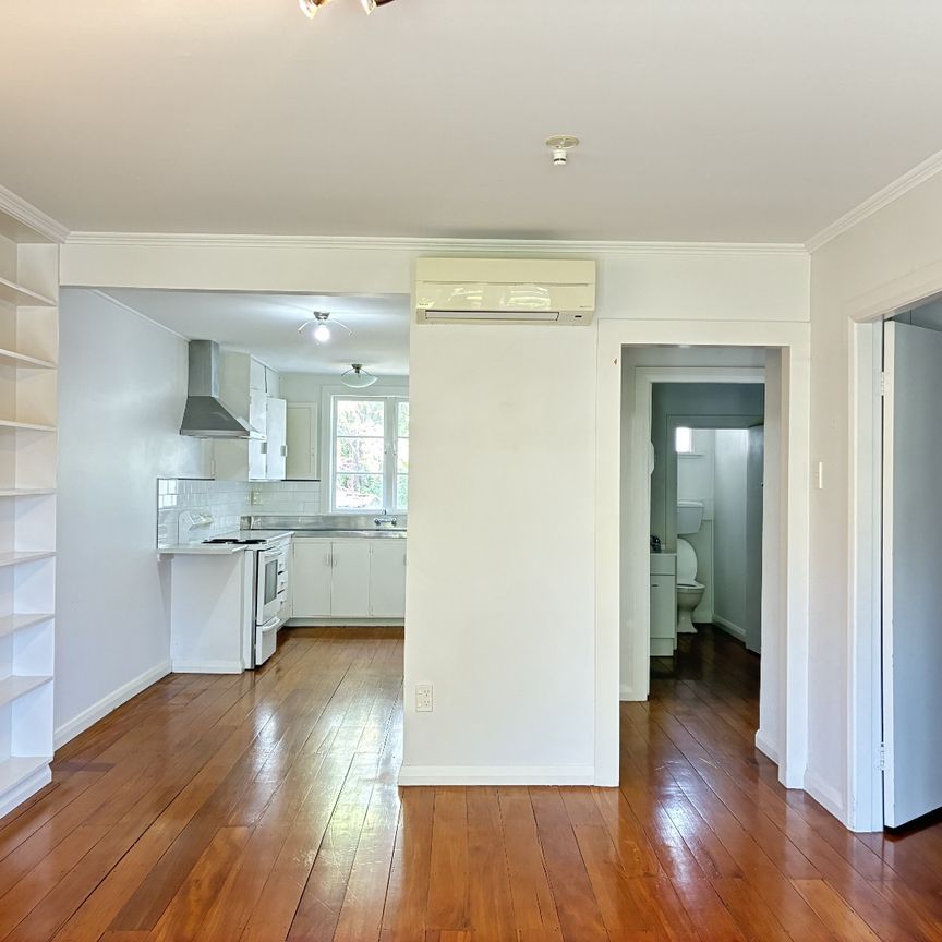 Lovely brick and tile - Photo 1