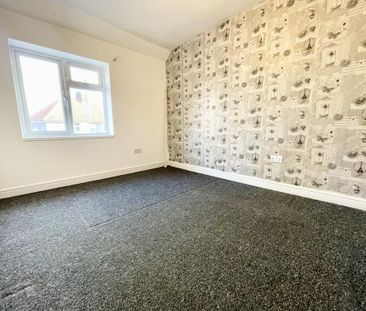 4 bedroom terraced house to rent - Photo 6