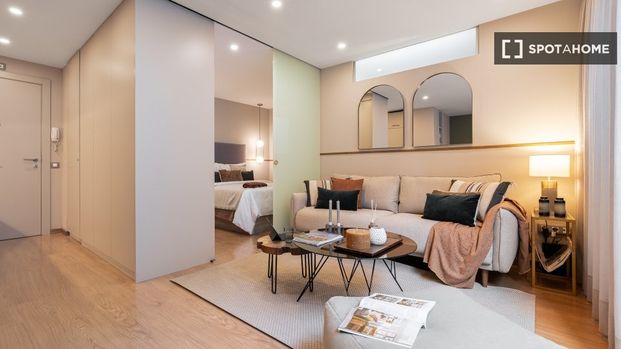 barcelona, Catalonia 08013 - Photo 1