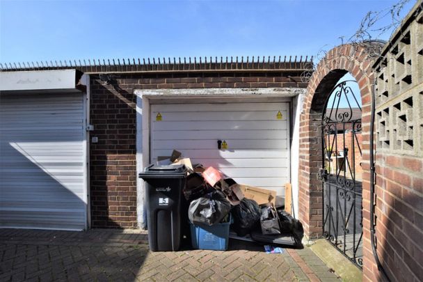 Tendring Way, Chadwell Heath, RM6 - Photo 1