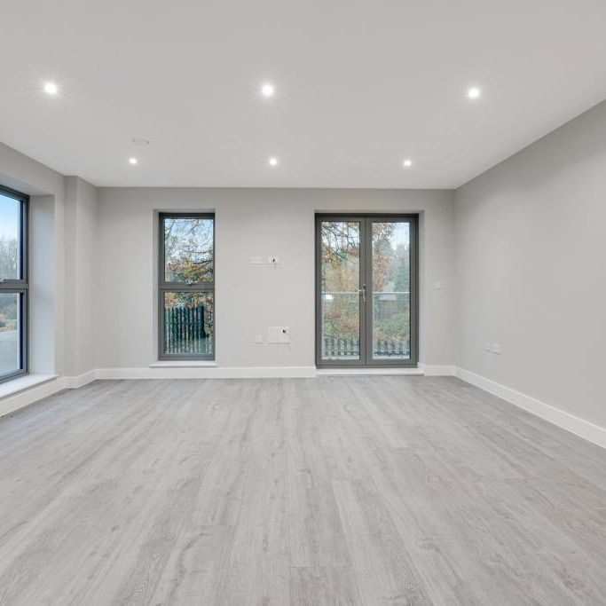 Queens Road, Weybridge, Surrey, KT13 - Photo 1