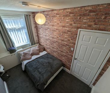 3 bedroom terraced house to rent - Photo 4