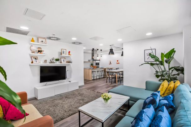 Bronze Studio - Photo 1