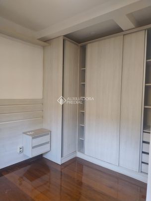 Casa com 3 quartos e 193m² para alugar em Jardim São Pedro, Porto Alegre. - Photo 1
