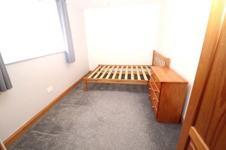 4 bedroom terraced house to rent - Photo 3
