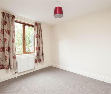 11 Bailey Manor, Robbs Road, Dundonald, Belfast, BT16 2NZ - Photo 2