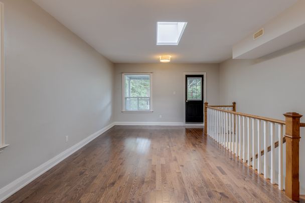 For Lease - 412 Wellesley Street Unit# Upper, Toronto, Ontario - Photo 1