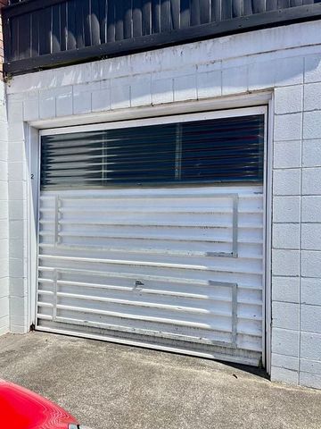 Centrally Located 2 Bedroom in Epsom - Photo 3