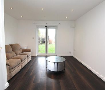 2 bedroom end of terrace house to rent - Photo 4