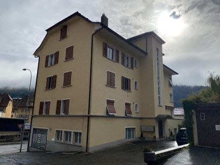 Bel appartement de 4 pièces au coeur de Tavannes - Photo 3