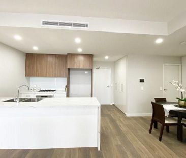 Modern and Serene Rental Home in Scenic Neighbourhood - Photo 1