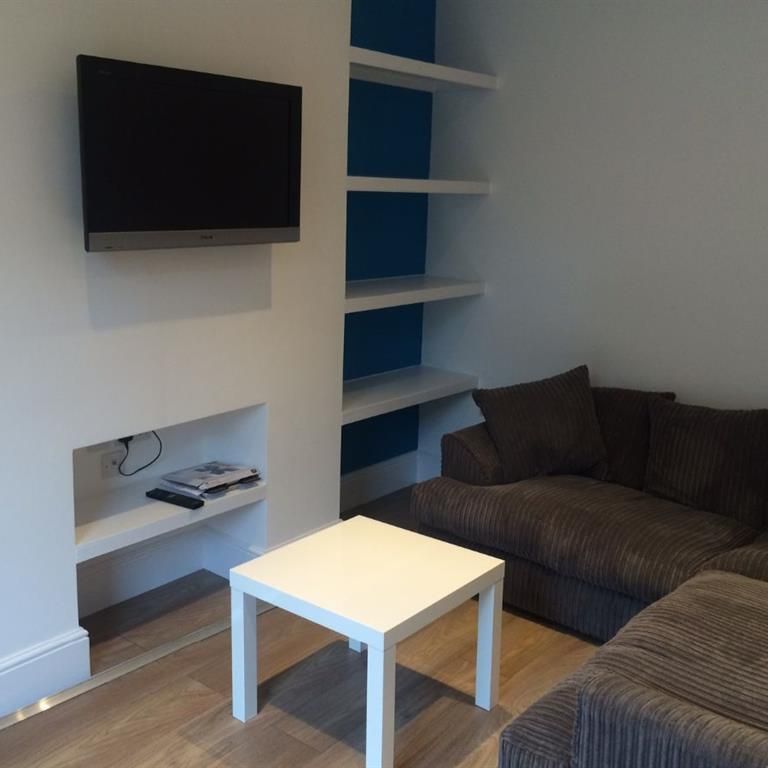 4 bedroom terraced house to rent - Photo 1