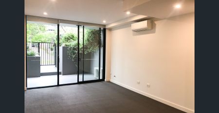 Spacious and Convenient One Bedroom Apartment - Photo 2