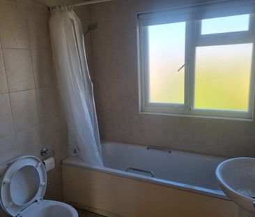 Room in a Shared House, Burnley Road, NW10 - Photo 1
