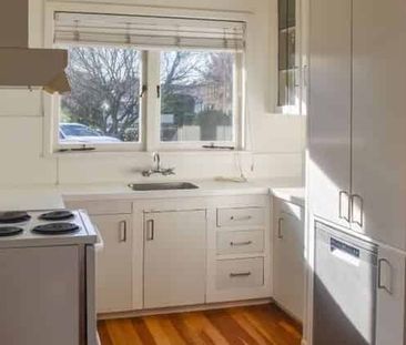 Beauty on Victoria Street - Photo 4