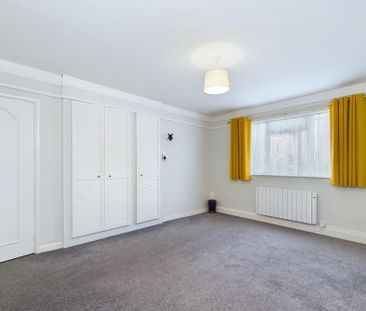 1 bedroom ground floor flat to rent - Photo 3