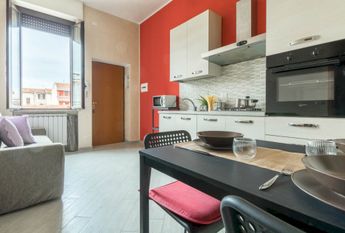 Intimate and nice single room in Via Pezzotti