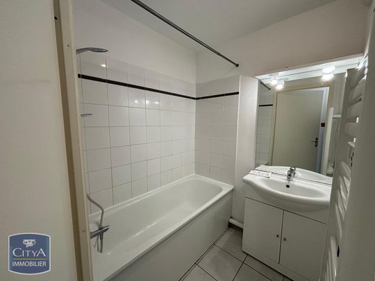 Location Appartement 3 pièces 62m² LE CATEAU CAMBRESIS 59360 - Photo 1