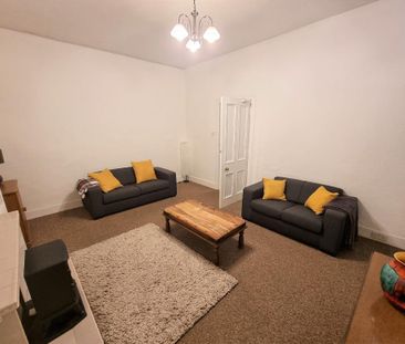3 bedroom flat to rent - Photo 1