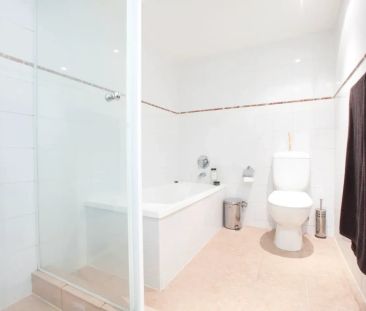 Modern Coastal Living in the Heart of Manly - Photo 4