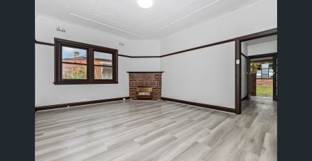 Single Level Three Bedroom Family Home - Photo 2