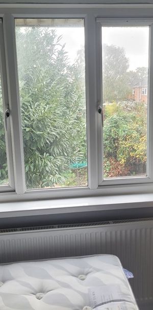 Room in a Shared House, Windrush Road, SO16 - Photo 1