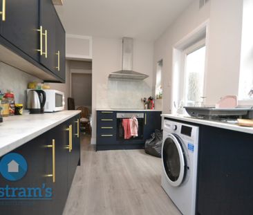 5 bed Mid Terraced House for Rent - Photo 4