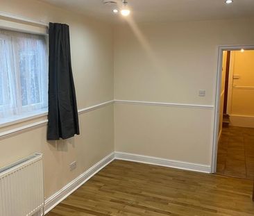 Studio Flat, Central Park Road, E6 - Photo 2