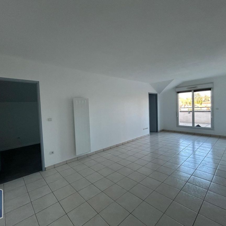 Location Appartement 4 pièces 79m² ROYE 80700 - Photo 1